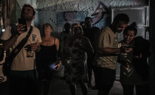 İsrailliler sığınaklara sığındı