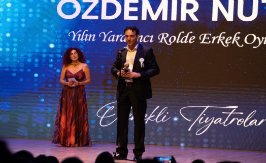 İzmir Şehir Tiyatroları’na anlamlı ödül