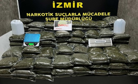 İzmir'de peş peşe uyuşturucu operasyonları: 126 kilo bonzai ve 10 kilo metamfetamin ele geçirildi