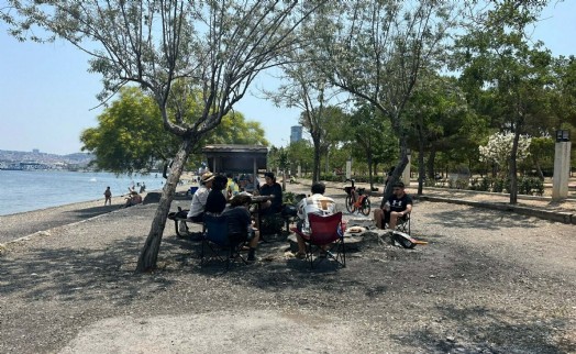 İzmir'deki piknik alanlarında 'bayram' yoğunluğu