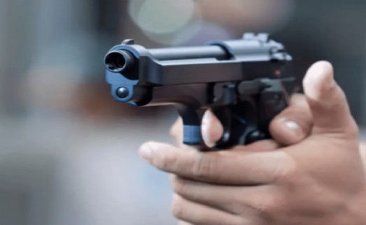 İzmir'de ruhsatsız tabancalar ele geçirildi: Sakladıkları yer şaşırttı!