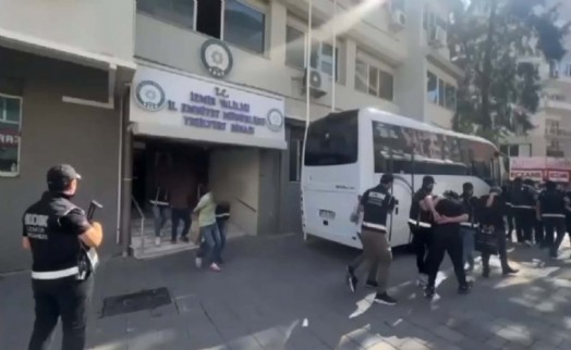 İzmir'de suç örgütüne operasyonda 17 şüpheli tutuklandı