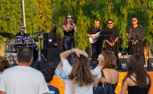 İzmirliler 'Yaza Merhaba' dedi