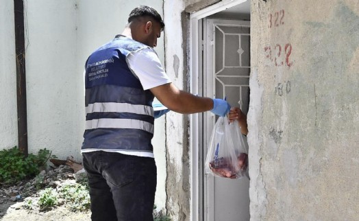 İzmirlilerin et bağışları ihtiyaç sahiplerine ulaştırılıyor