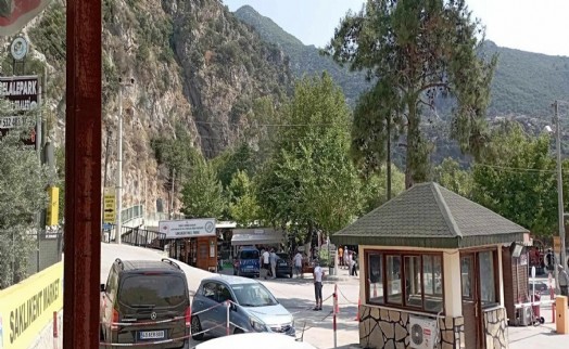 Kanyonda başına taş düşen 3 yaşındaki Yamaç, ağır yaralandı