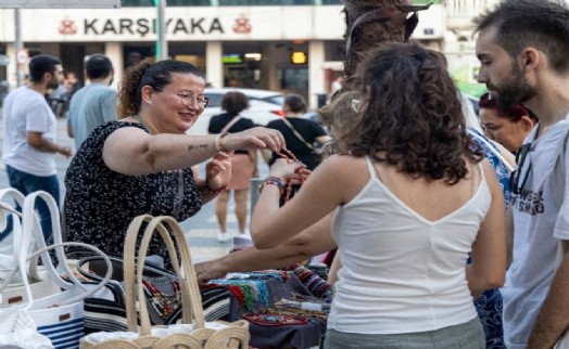 Karşıyaka'da kadın üreticilere destek: El Emeği Gece Pazarı'na vatandaştan büyük ilgi
