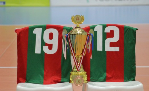 Karşıyaka'ya voleybolda çifte kupa
