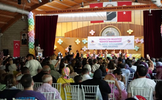 Kemalpaşalı miniklerin mezuniyet heyecanı