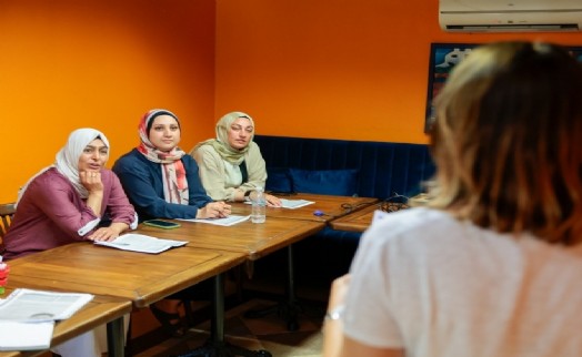 Konak'ta annelere 'Anne Destek Programı': Ücretsiz eğitim modeli