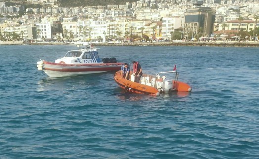 Kuşadası'nda, denizde erkek cesedi bulundu
