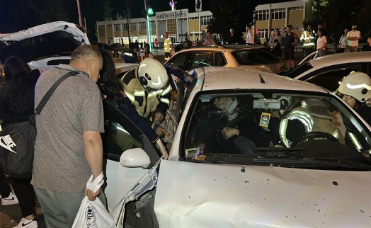 Kütahya'da zincirleme kaza: 2'si ağır 6 yaralı