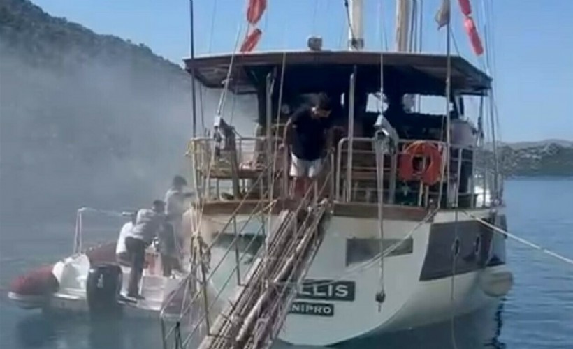 Marmaris'te tekne yangını!