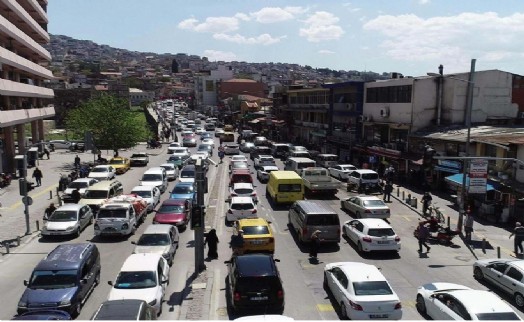 Motosiklet ve otomobil ön planda: İzmir'de araç kayıtları arttı