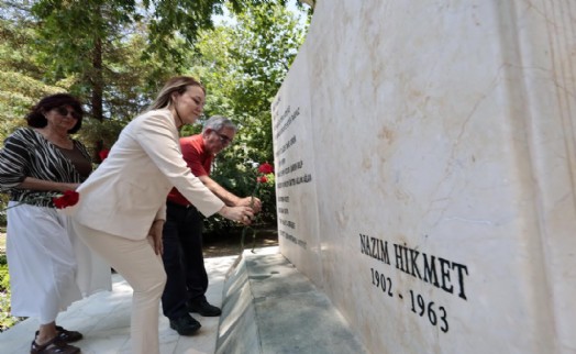 Nazım Hikmet Konak'ta anıldı