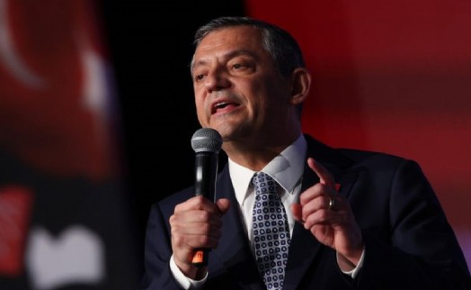 Özel'den Berlin'de 'kurultay davası' yorumu: 'Kumpas'