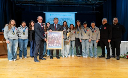Spor ve gençliğin zirvesi İzmir: Genç sporcular tarih yazıyor