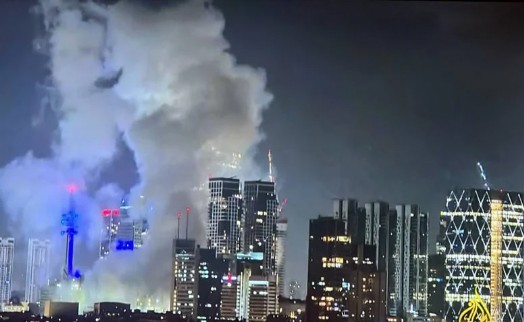 Tel Aviv'e füze isabet etti! İran'dan dalga dalga füzeler atılıyor