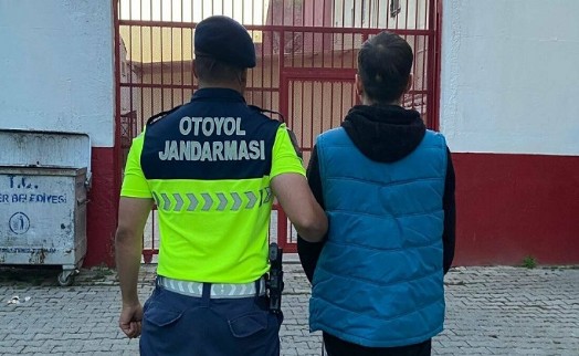 Terör örgütü üyesi, kaçak göçmenlerle birlikte yakalandı