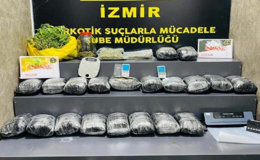 Torbacılara dağıtılmadan önce 22 kilo esrar ele geçirildi