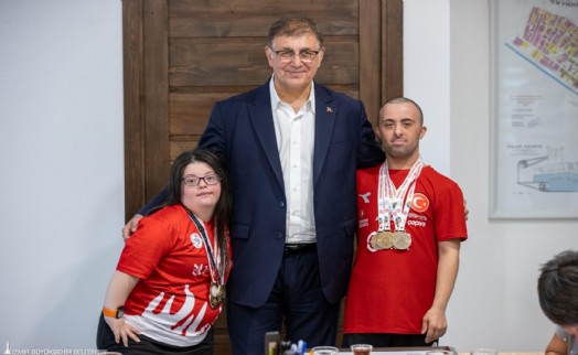 Tugay, İzmir'in gururu Büyükşehir sporcularını ağırladı