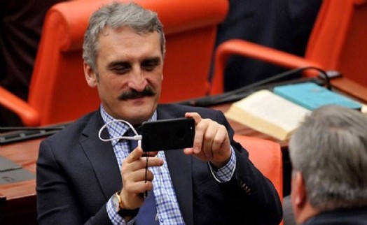 AK Partili Çamlı'dan tepki çekecek skandal Cumhuriyet paylaşımı!