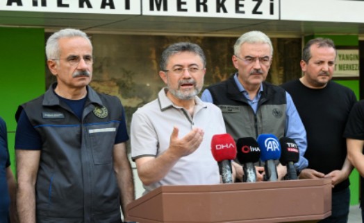 Bakan Yumaklı'dan eleştirilere bir tuhaf yanıt: 'Cebimizde uçak, arazöz yok'