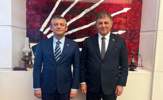 Başkan Tugay, CHP Lideri Özel'i ziyaret etti