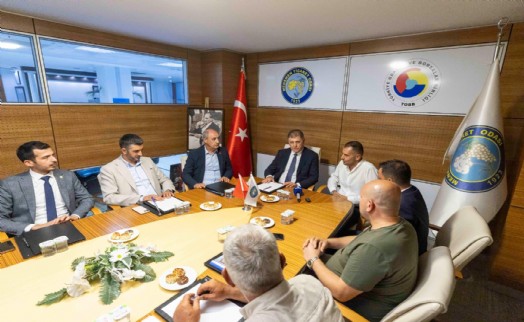 Tugay, Menemen'de oda başkanları ile görüştü: 8 proje bakanlık onayı bekliyor