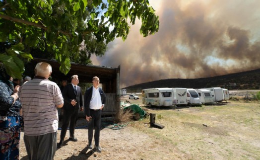 Başkan Tugay Urla'da yangın bölgesinde incelemelerde bulundu