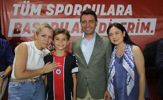 Bayraklı'da anlamlı turnuva: ‘Ferdi Zeyrek' U-12 Cup'ta şampiyon çocuklar!