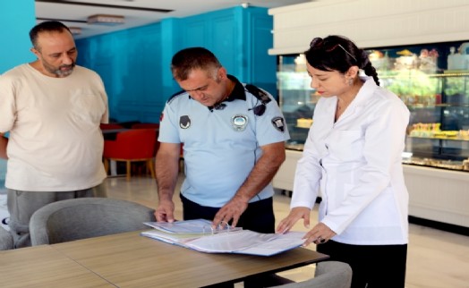 Bayraklı'da gıda işletmelerine sıkı denetim