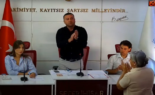 Belediye Meclisinde dayanışma mesajı: Ayakta alkışlandılar