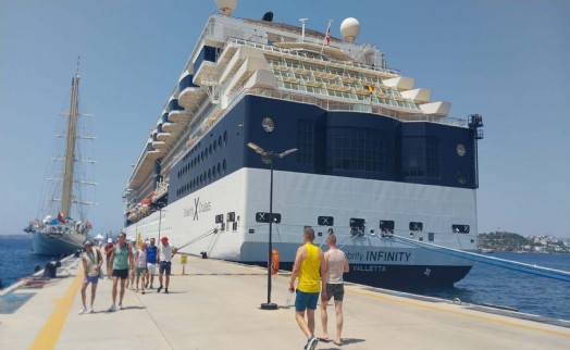Bodrum'a çifte kruvaziyer ile toplam 2 bin 277 turist