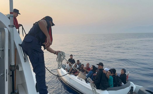 Bodrum'da 20 kaçak göçmen kurtarıldı