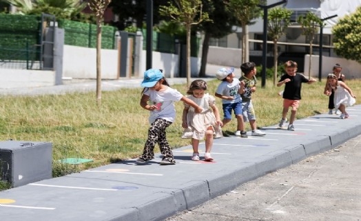 Bucalı minikler için 47 Mahalleye 47 Oyun Sokağı; Hedef, özgür çocuklar
