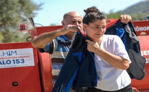 Büyükşehir'in tankerleri hayat kurtarıyor: İzmirli baba-kızın yangın direnişi