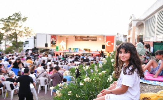 Çiğli'de yaz akşamları tiyatroyla şenleniyor