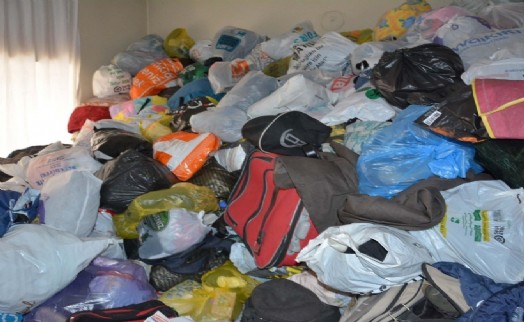 Çöpten evi 6 saatte temizlediler!