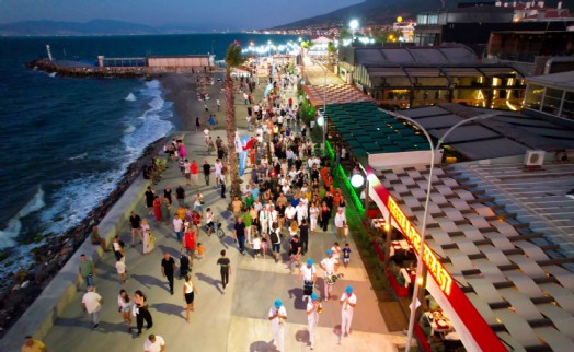 Güzelbahçe'nin yeni ‘kordon boyu' çok beğenildi