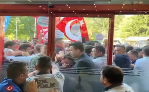 İşçiler meclis kapısına dayandı: Büyükşehir'de arbede!