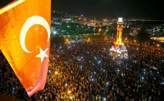 İzmir 15 Temmuz Demokrasi ve Milli Birlik Günü'ne hazır