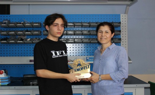 İzmirli Barkın, hava ölçüm cihazıyla Türkiye 1.'si oldu