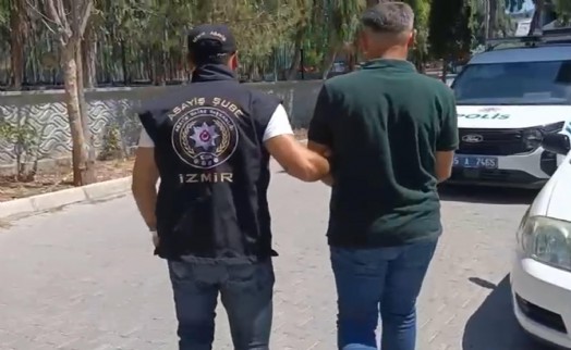 İzmir'de aranan suç makinesi yakalandı