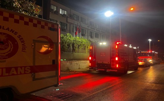 İzmir'deki bakımevinde korkutan yangın; Tüm bakımevi sakinleri tahliye edildi