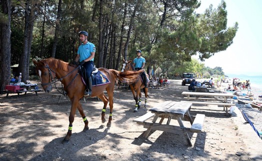 Kalamaki'de yangın nöbeti: Yürüyüş yolu kapatıldı
