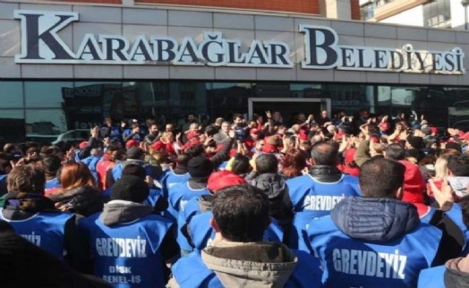 Karabağlar Belediyesi'nde işçilerin sabrı tükendi: 'İşçiye gelince kasa bomboş'