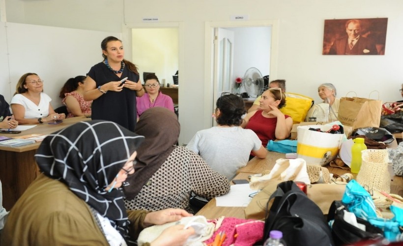 Karşıyaka’da ‘Kadın Gücü’ mahalle mahalle yayılıyor