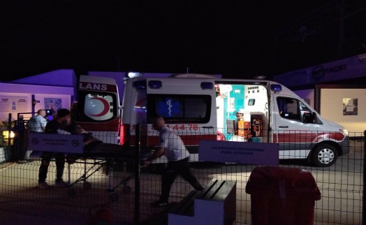 Kruvaziyerde rahatsızlanan turist, deniz ambulansıyla hastaneye ulaştırıldı