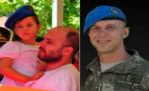 Manisalı şehit astsubay için tören; Deniz Ece babasının beresini taktı