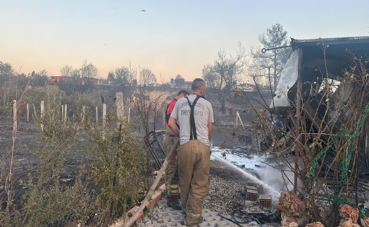 Menderes'teki yangın kontrol altına alındı